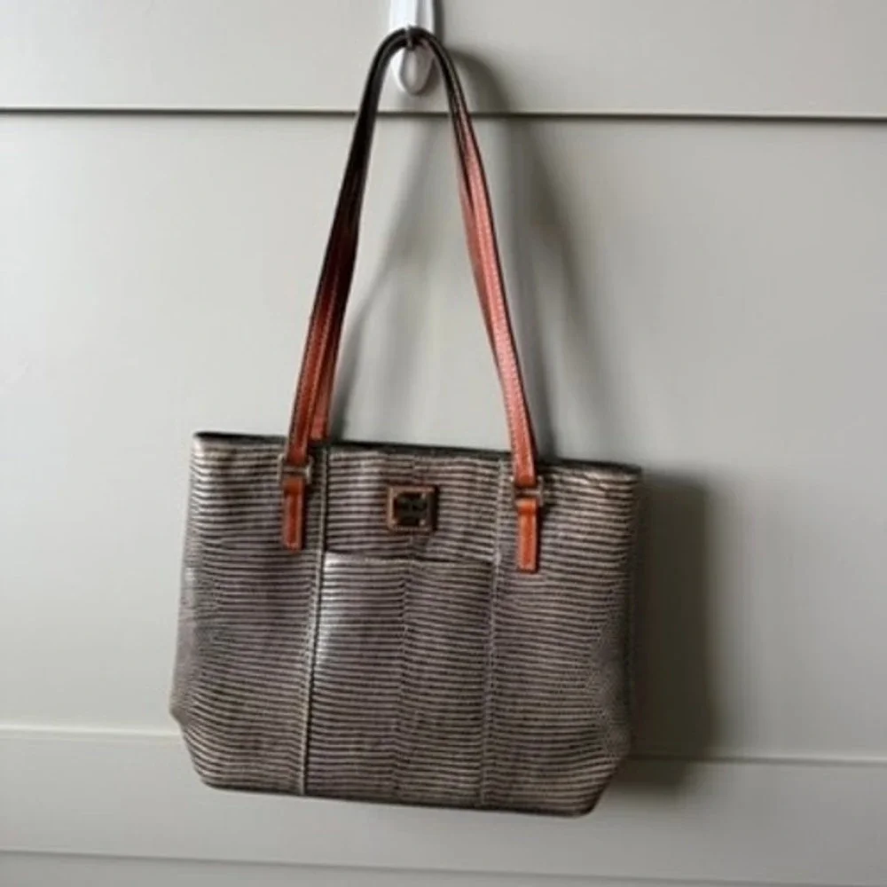 Dooney & Bourke Gray Lizard Embossed Tote Shoulder Bag Matching Wallet Set - Picture 2 of 16